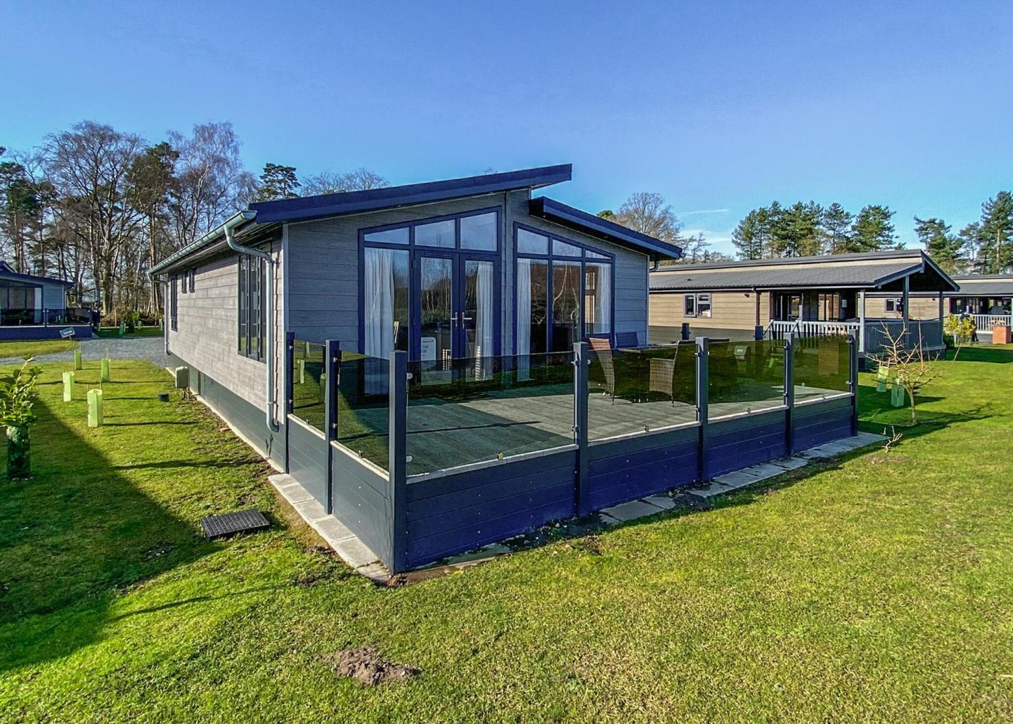 Woodhall Country Park Lodges วูดฮอลล์สปา ภายนอก รูปภาพ