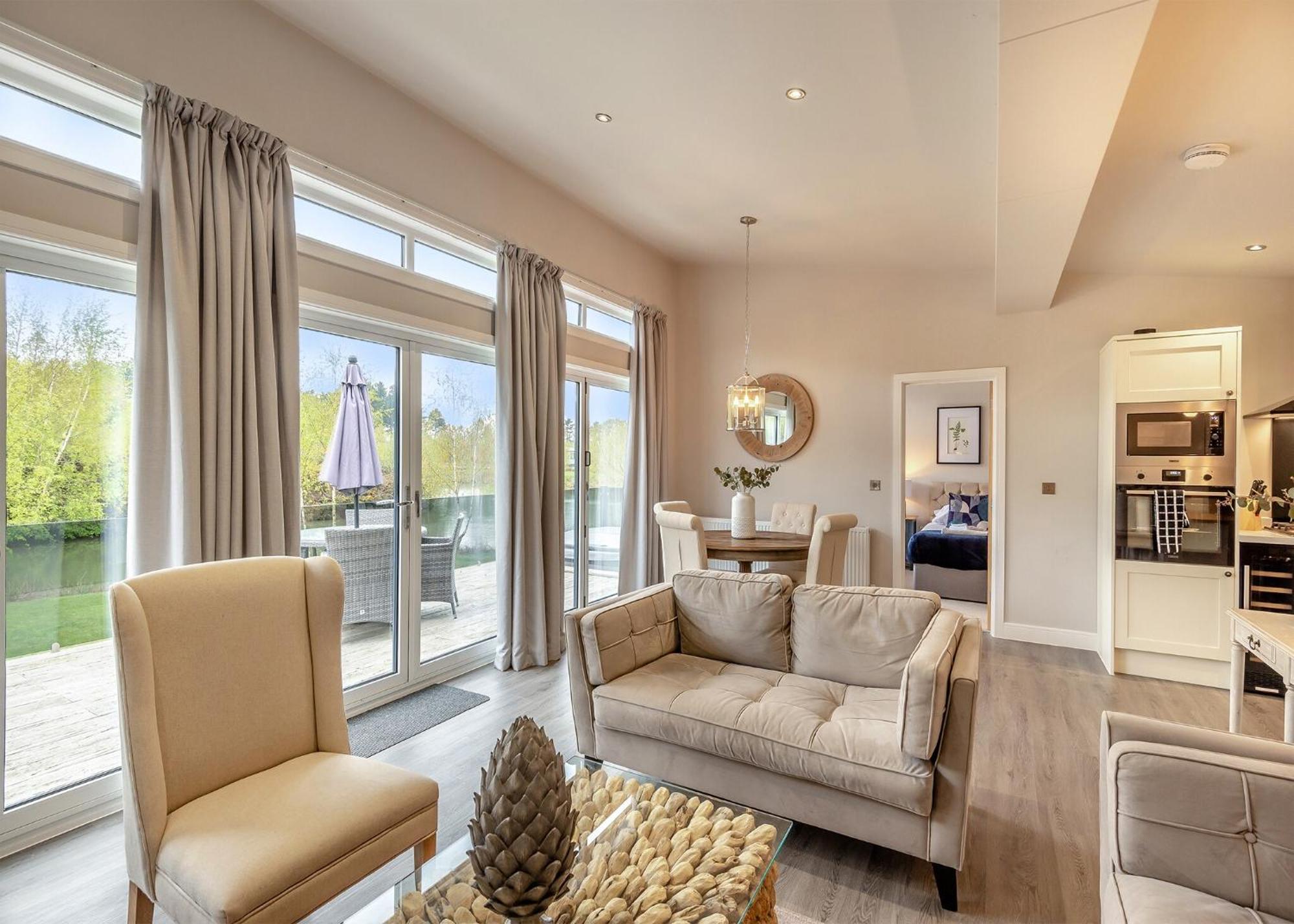 Woodhall Country Park Lodges วูดฮอลล์สปา ภายนอก รูปภาพ