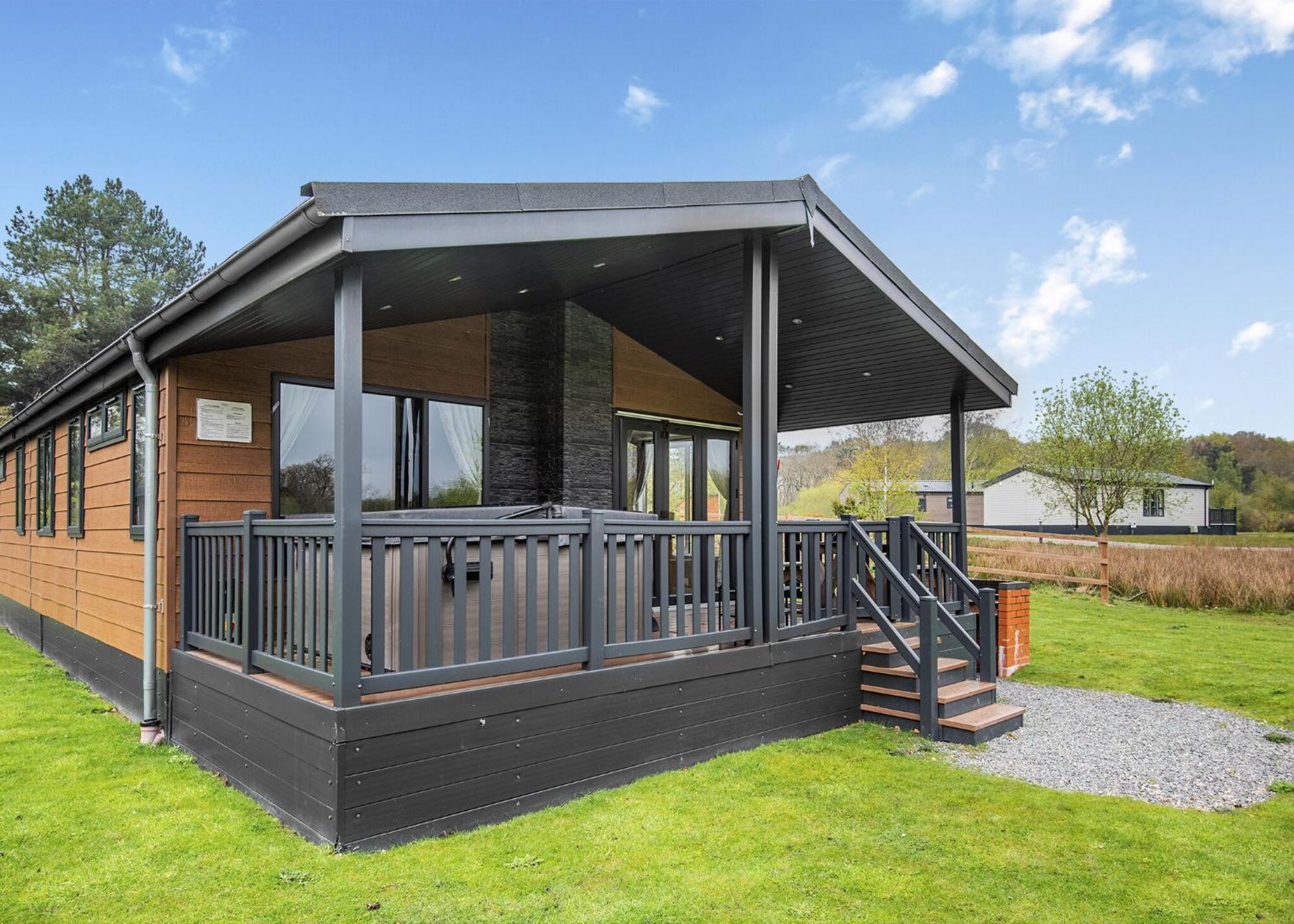 Woodhall Country Park Lodges วูดฮอลล์สปา ภายนอก รูปภาพ