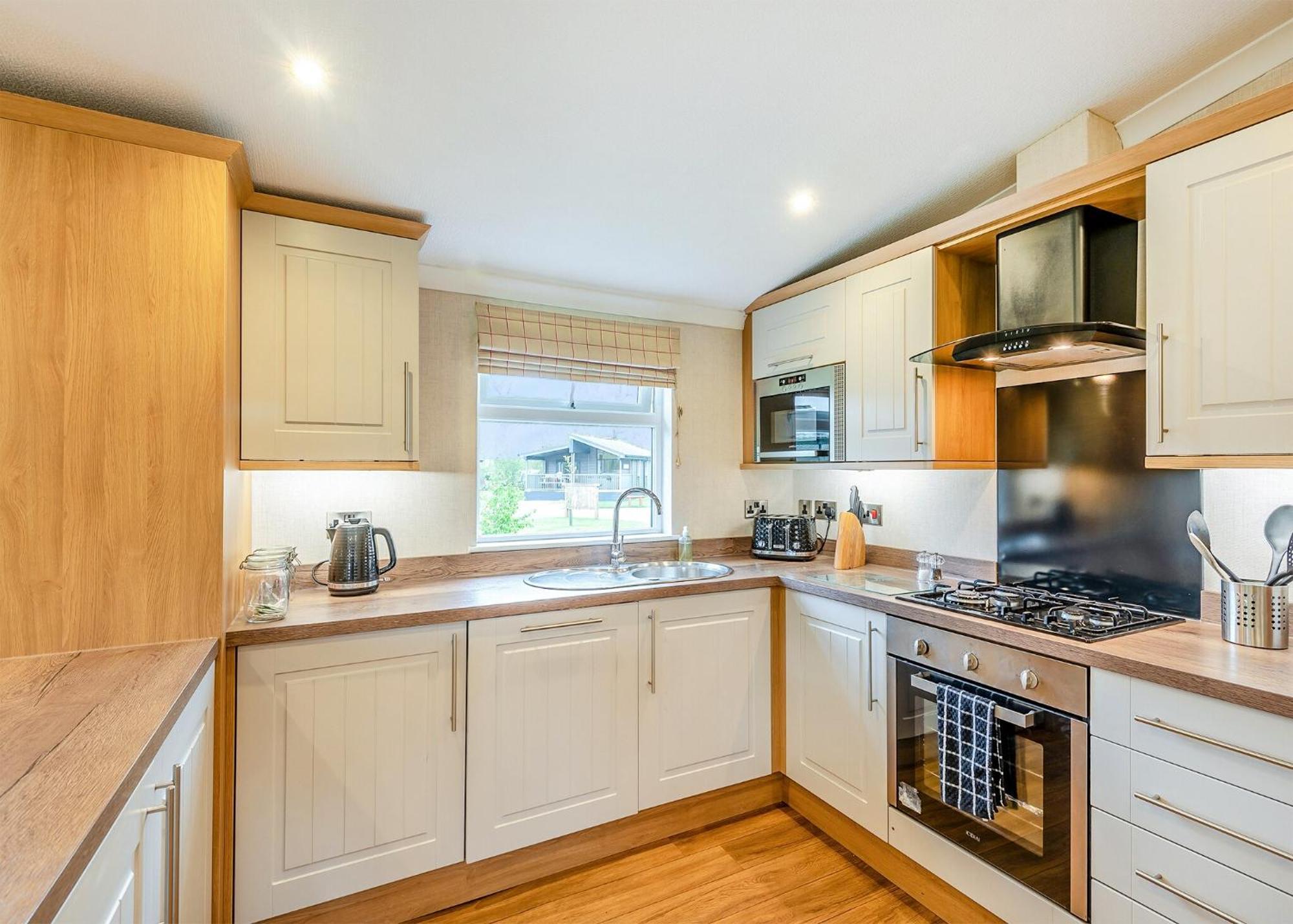 Woodhall Country Park Lodges วูดฮอลล์สปา ภายนอก รูปภาพ
