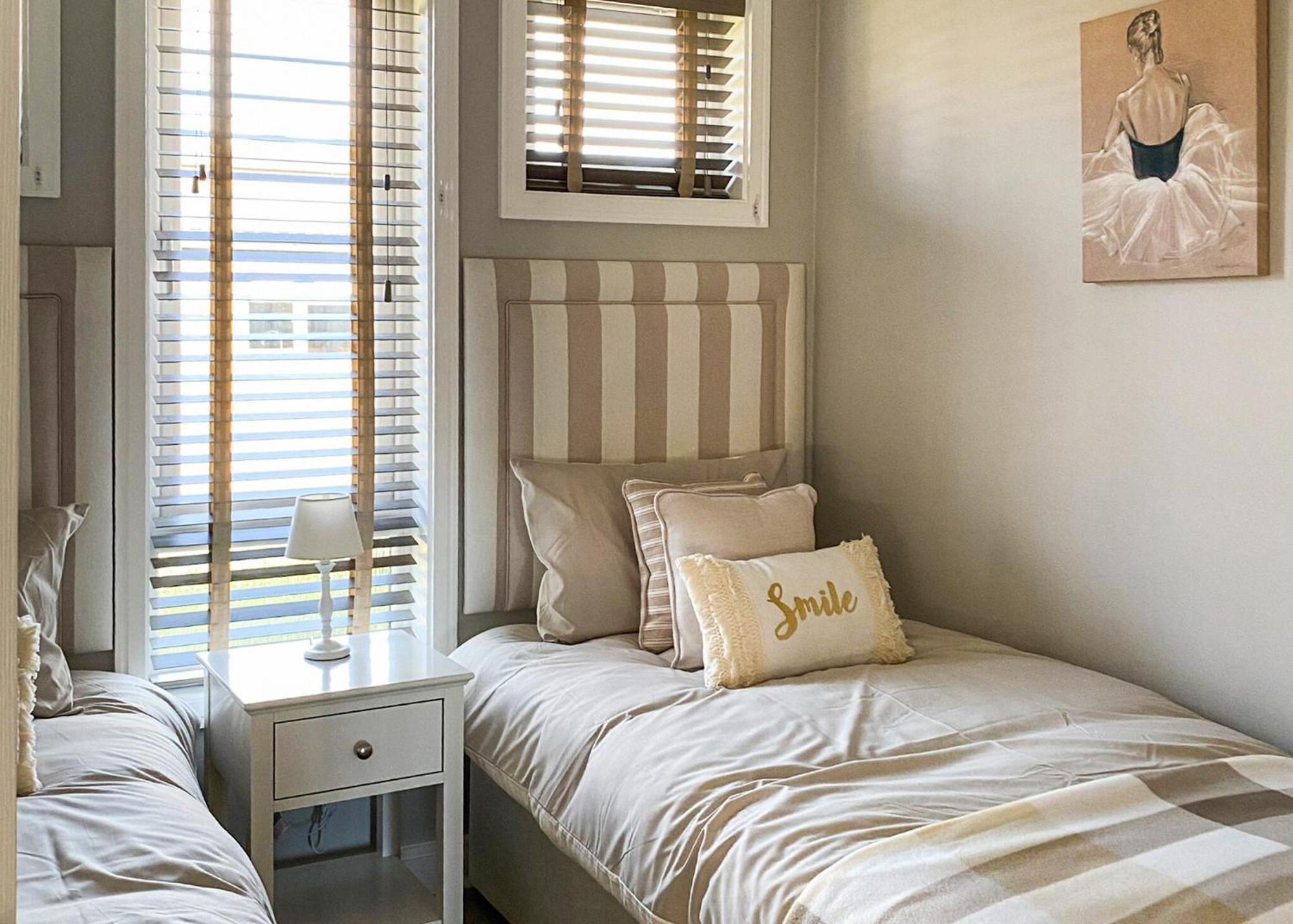 Woodhall Country Park Lodges วูดฮอลล์สปา ภายนอก รูปภาพ