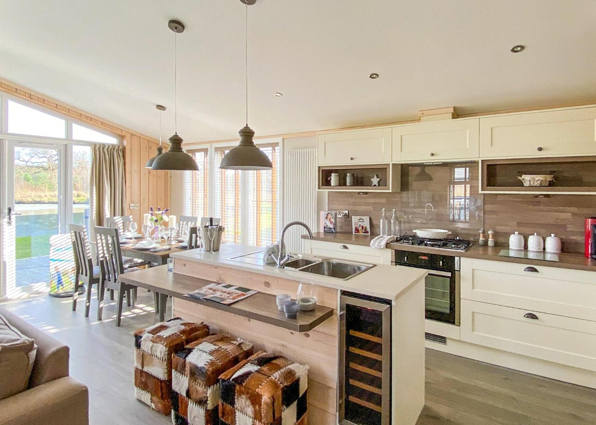 Woodhall Country Park Lodges วูดฮอลล์สปา ภายนอก รูปภาพ