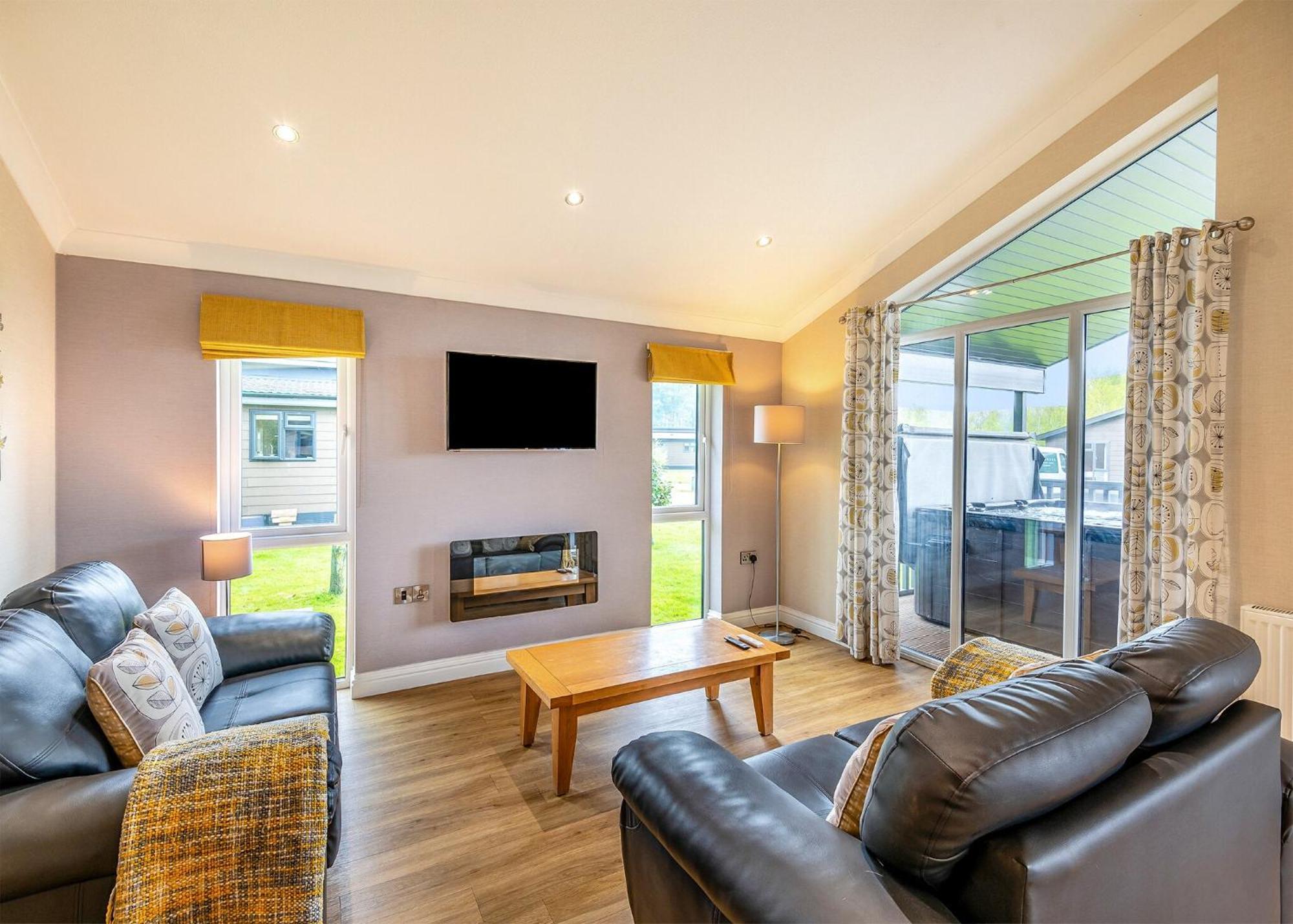 Woodhall Country Park Lodges วูดฮอลล์สปา ภายนอก รูปภาพ
